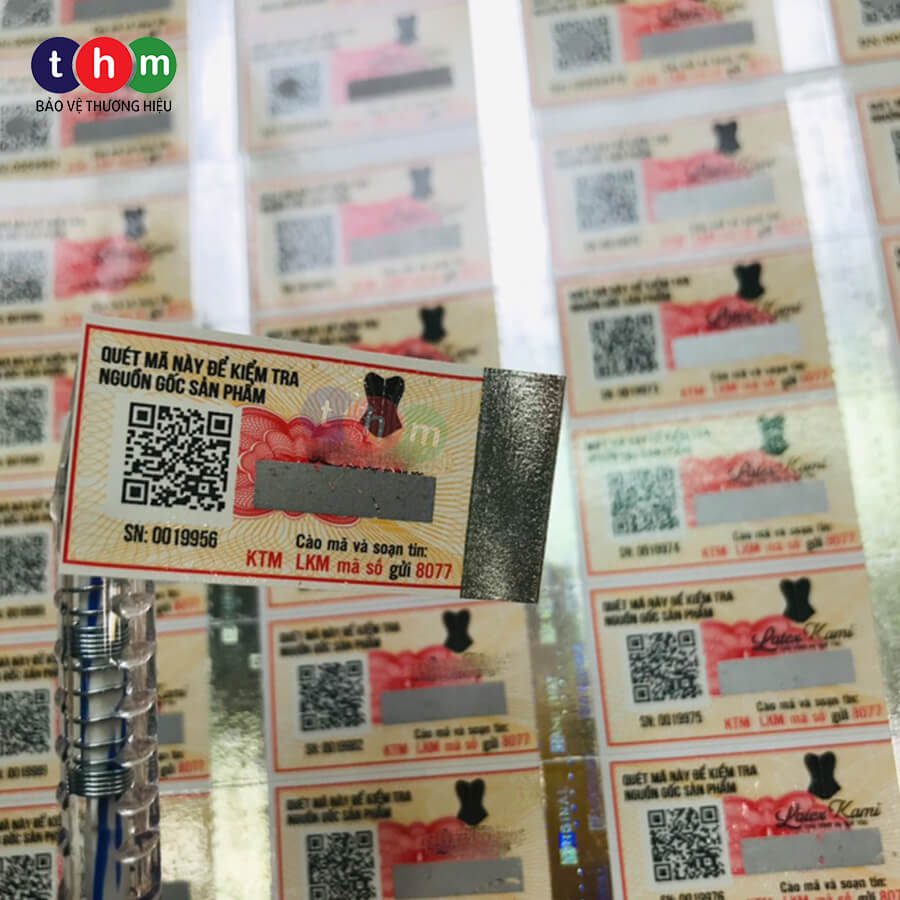 tem decal qr code in số serial điện tử SMS phủ hologram