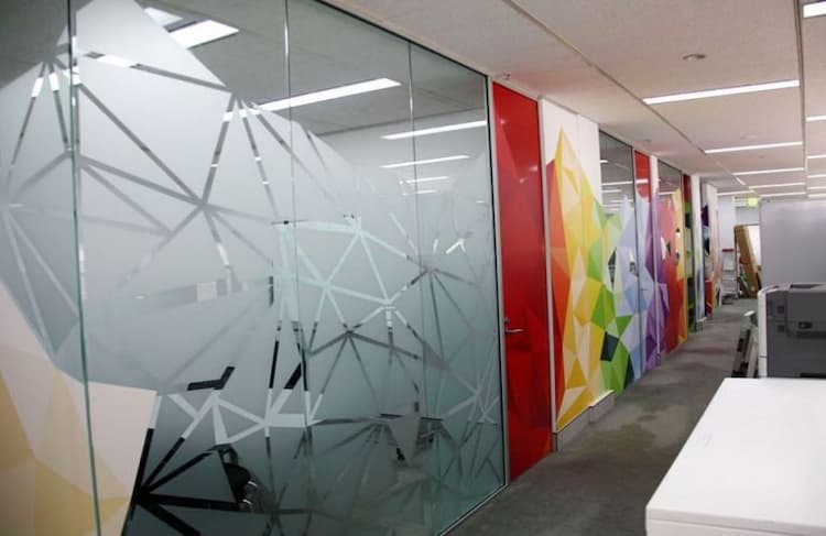 decal-dan-kinh-van-phong