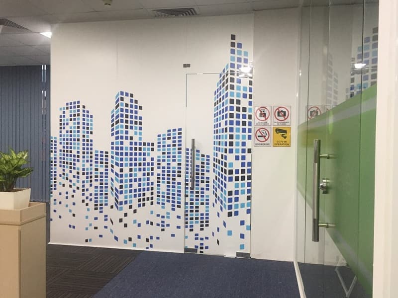 Dịch vụ in decal dán kính theo yêu cầu ở TPHCM