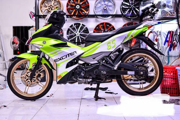 in decal dán xe máy giá rẻ