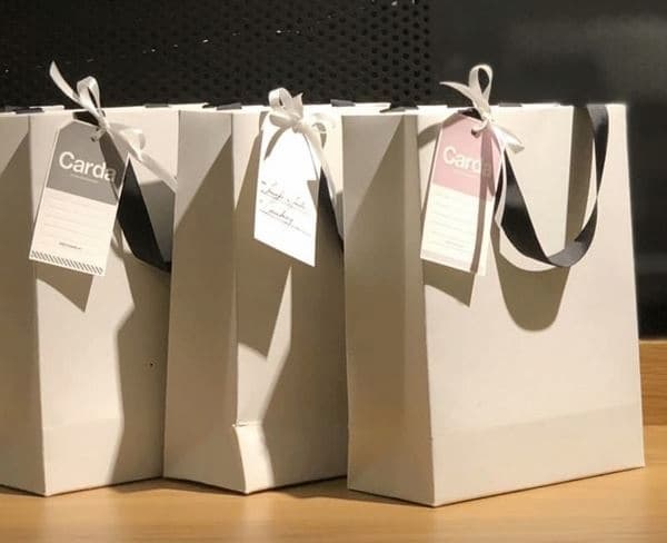 Loại túi giấy Couche đẹp mắt