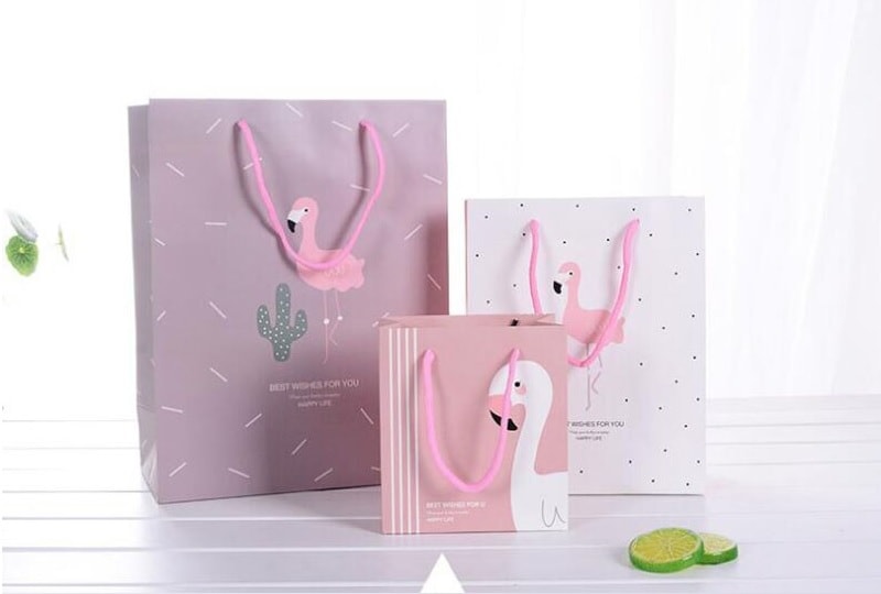 Dùng màu Pastel giúp chiếc túi mang thiết kế đơn giản nhưng vẫn thu hút tui-giay-dung-my-pham