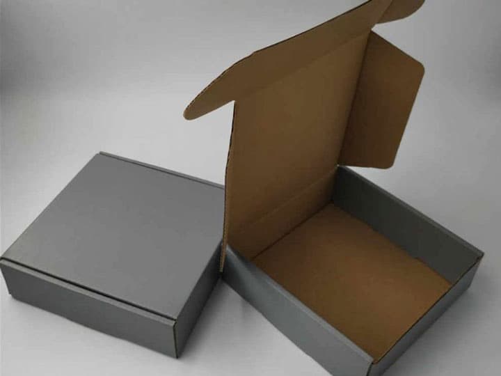 hop-giay-goi-quan-ao