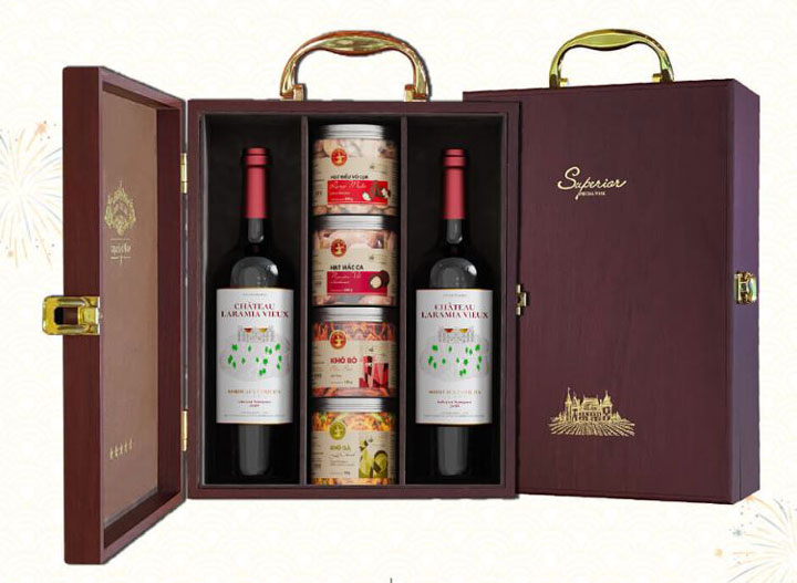 Hộp đựng rượu làm quà tết là sản phẩm của Bazanland mua-hop-dung-qua